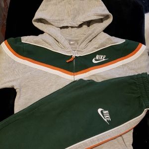Boys 2 piece Nike